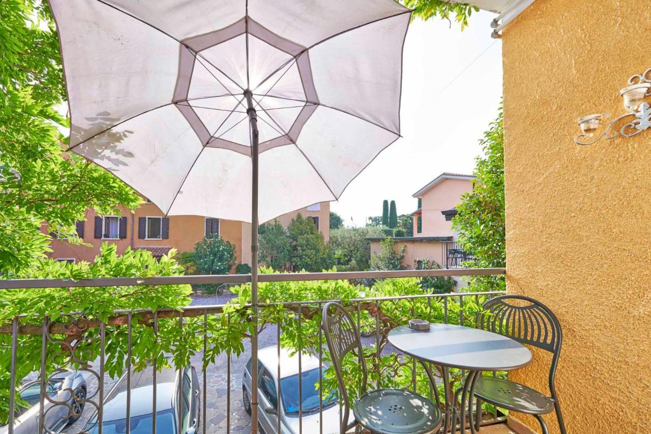 Al Glicine Apartments Lazise Exterior foto